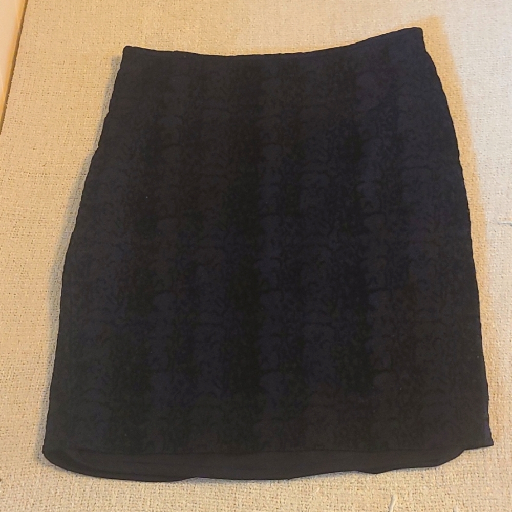 Calvin Klein- Midi Skirt- Solid Black- S: 10